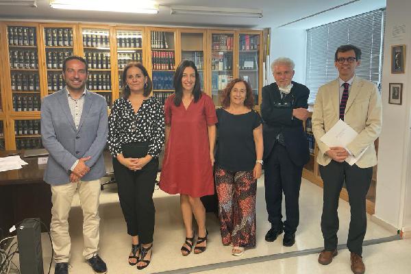 RUVID UA La nueva doctora Elena Llorca con tribunal y directores de tesis